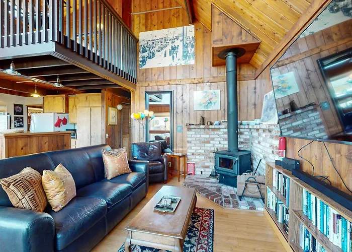 Whalesong House